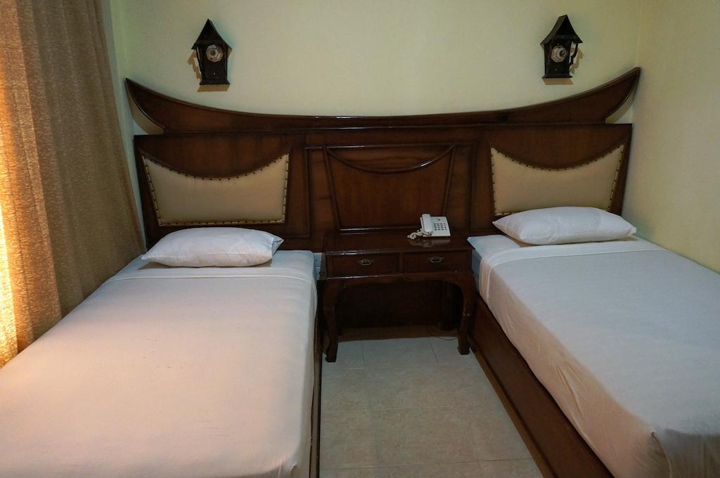 Edotel Minangkabau Padang  Room photo