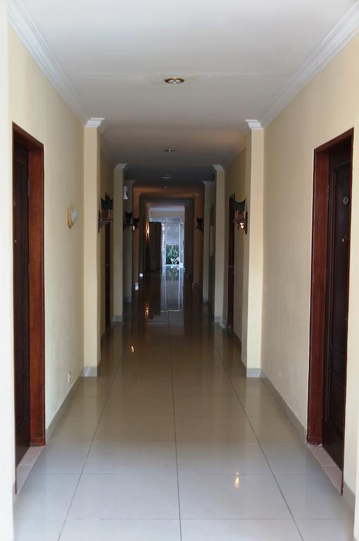 Edotel Minangkabau Padang  Exterior photo